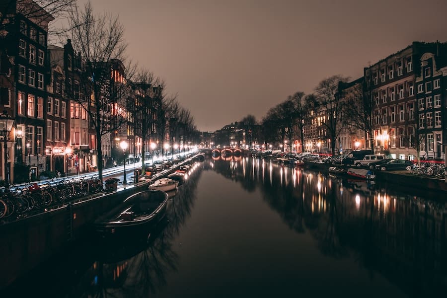 Amsterdam canals at night 