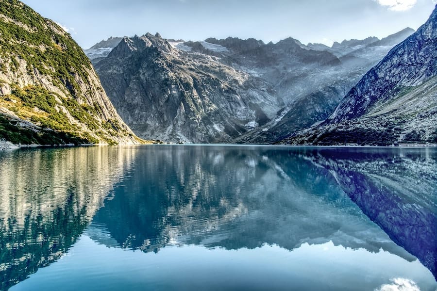 Glass like lake reflecting the moutains