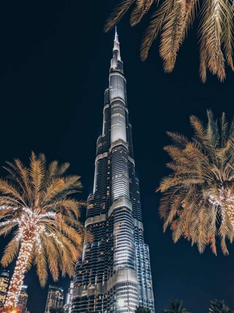 Tallest building in Dubai at night