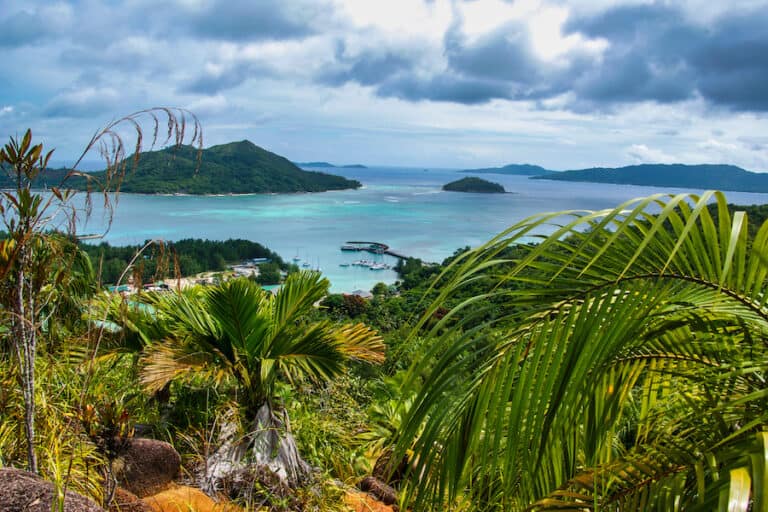 3 Best Ways to Get From Mahe to Praslin