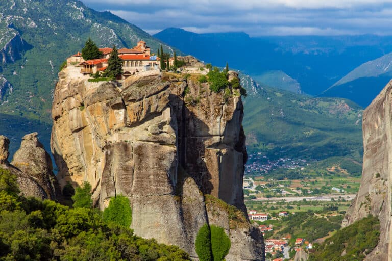 14 Most Famous Landmarks in Greece