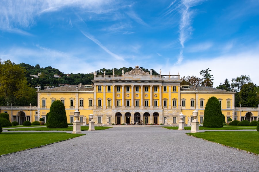 Facade of Villa Olmo on a beautiful sunny day. The villa was commissioned by marquis Innocenzo Odescalchi from Swiss architect Simone Cantoni in 1797