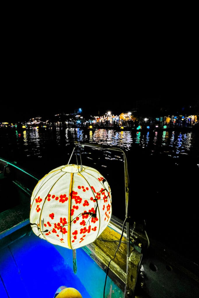 Lantern boat