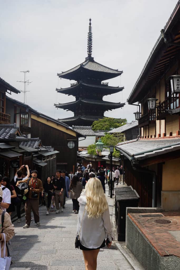 Hōkan-ji Temple