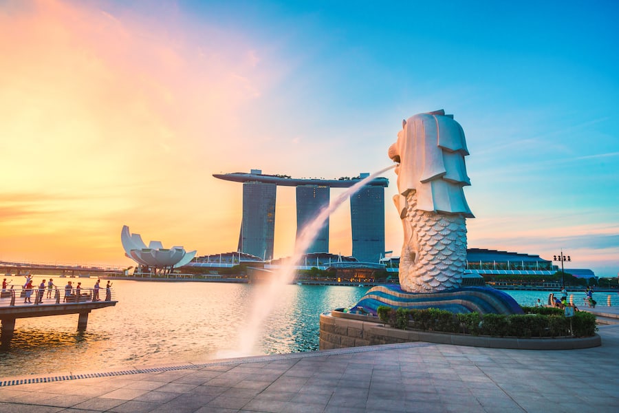 Merlion fountain is one of the most famous tourist attraction in Singapore.