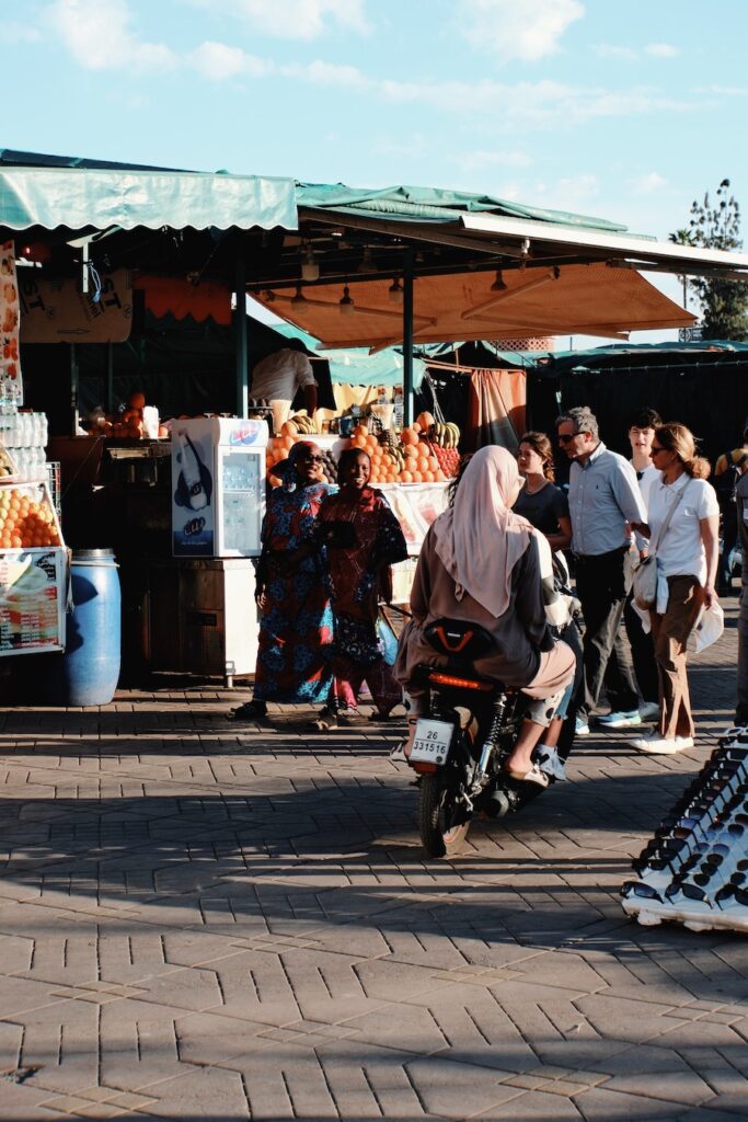 People milling around in Jemaa el-Fnaa